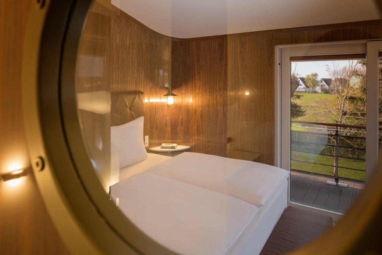 Villa Lotsenhaeuser Ruegen - Luxus Ferienhaus - 3 Schlafzimmer - Sauna - Dachterrasse Mit Boddenblick Breege Exterior foto